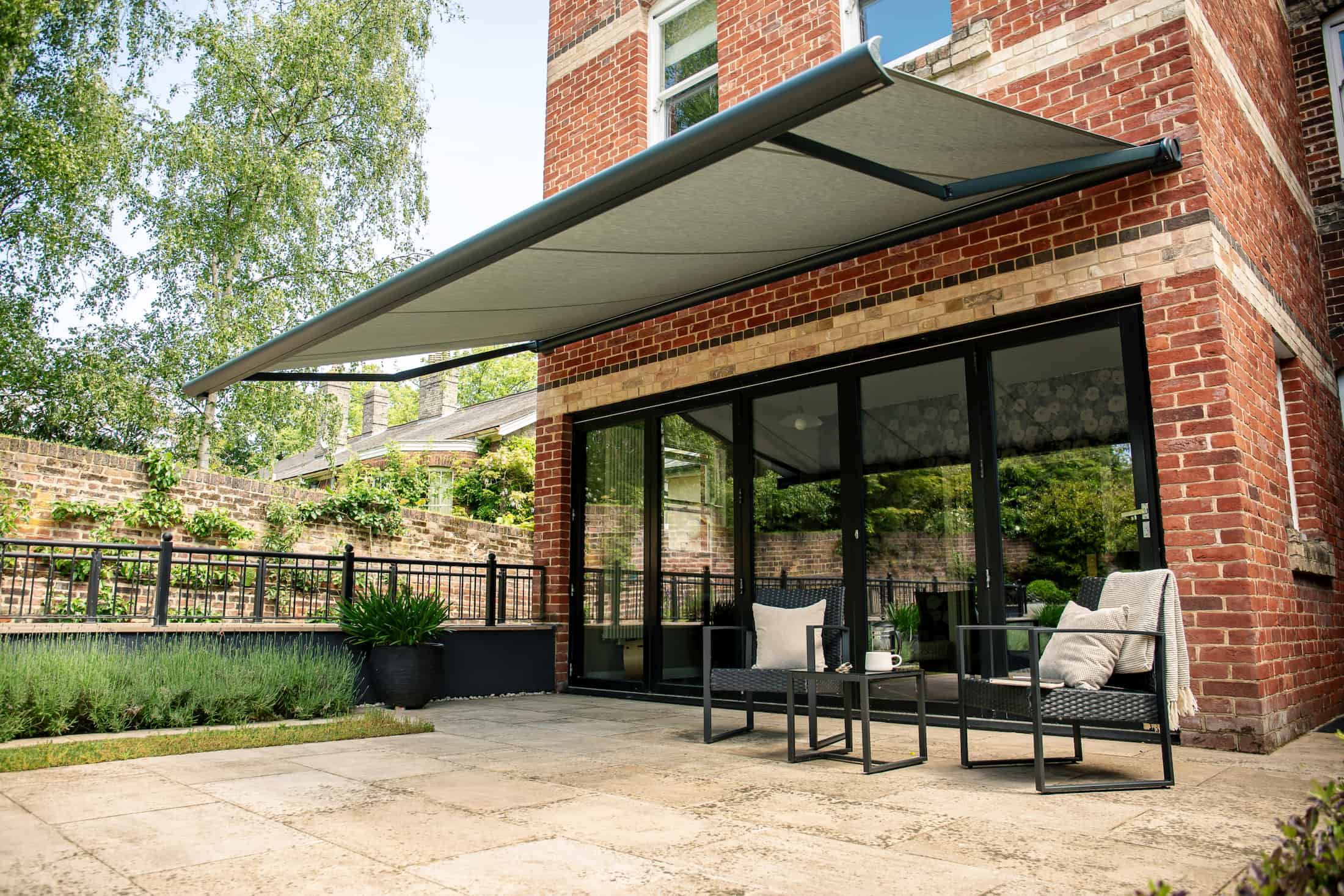 تولید سایه بان بازویی کلاسیک برقی